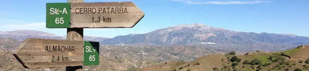 Signpost for hiking | Casa de Luz
